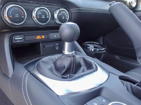 New 2026 MAZDA MX-5 Miata RF Grand Touring w/ Weather Package RWD image 22