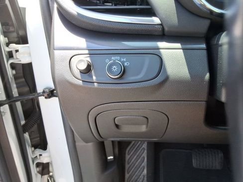 Used 2021 Buick Encore Preferred FWD image 35