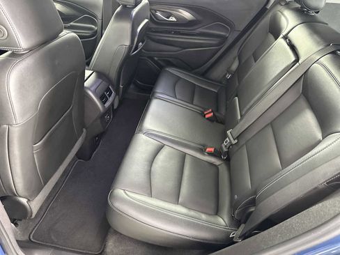 Used 2024 GMC Terrain SLT image 22