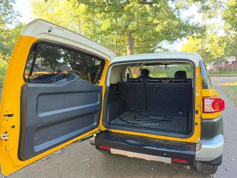 Used 2007 Toyota FJ Cruiser 2WD image 23