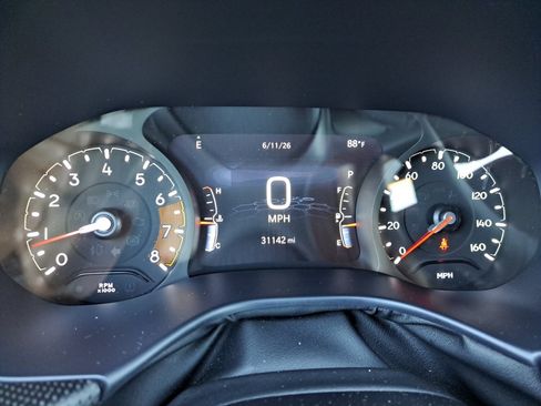 Used 2025 Jeep Compass Trailhawk AWD/4WD image 31