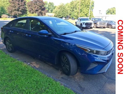 Used 2023 Kia Forte LXS FWD image 3