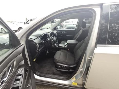 Used 2019 Chevrolet Traverse LT FWD image 7