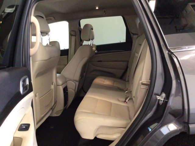 Used 2019 Jeep Grand Cherokee Laredo AWD/4WD image 14