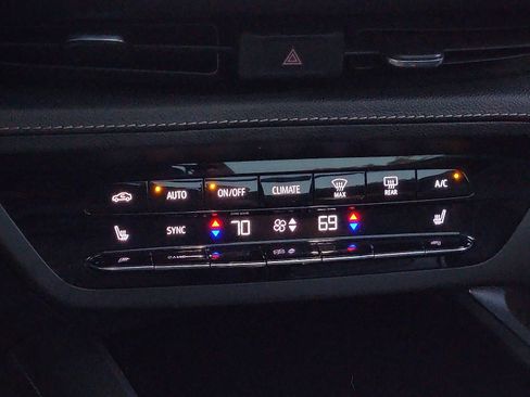 Used 2023 Buick Envision Essence w/ Sport Touring Package image 16