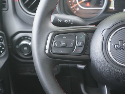 Used 2025 Jeep Wrangler Unlimited Rubicon AWD/4WD image 13