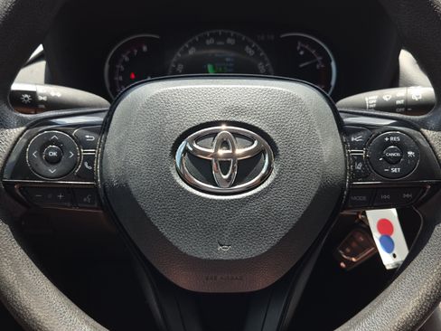 Used 2025 Toyota RAV4 LE FWD image 23