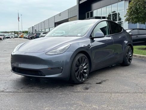 Used 2023 Tesla Model Y Performance AWD/4WD image 4