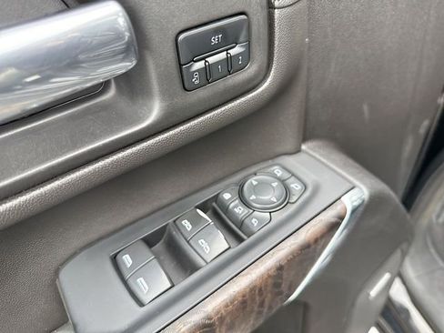 Used 2022 GMC Sierra 3500 Denali w/ Denali Ultimate Package image 13
