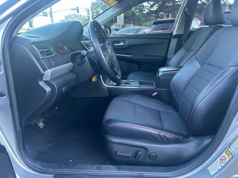Used 2016 Toyota Camry SE FWD image 6