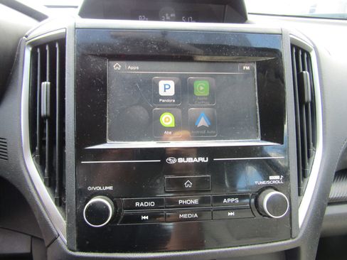 Used 2017 Subaru Impreza 2.0i Premium image 18