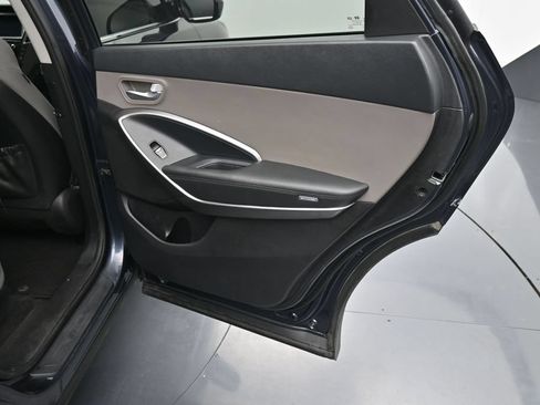 Used 2019 Hyundai Santa Fe XL SE AWD/4WD image 12