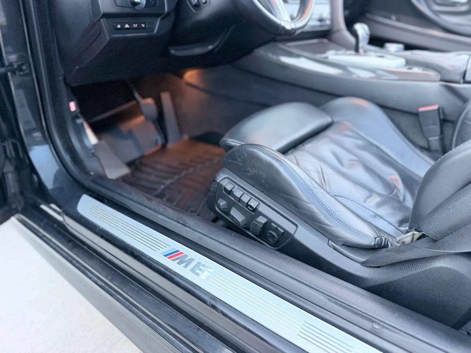 Used 2015 BMW M6 Convertible RWD image 21