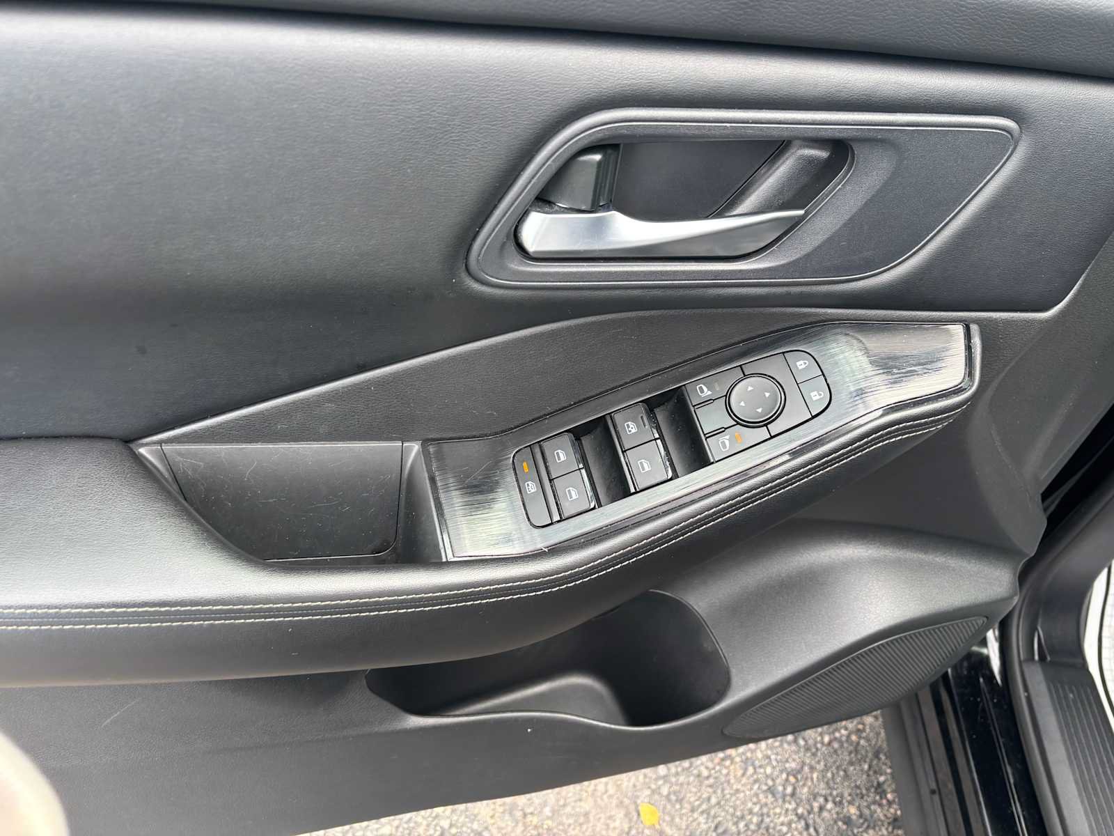Used 2024 Nissan Rogue SV AWD/4WD image 18