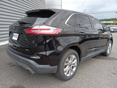 Certified 2022 Ford Edge Titanium w/ Equipment Group 301A AWD/4WD image 3