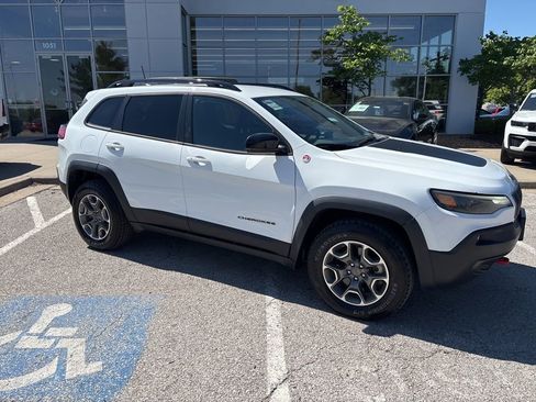 Used 2022 Jeep Cherokee Trailhawk w/ Comfort/Convenience Group AWD/4WD image 33