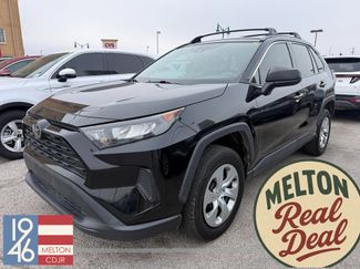 Used 2019 Toyota RAV4 LE video 1