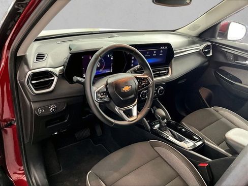 Used 2024 Chevrolet TrailBlazer LT w/ Convenience Package FWD image 14