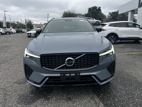 Certified 2022 Volvo XC60 B6 R-Design w/ Advanced Package image 12