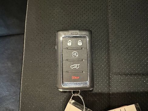Used 2024 Jeep Grand Cherokee Altitude AWD/4WD image 17