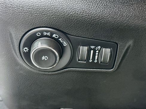 Used 2022 Jeep Compass Latitude AWD/4WD image 17