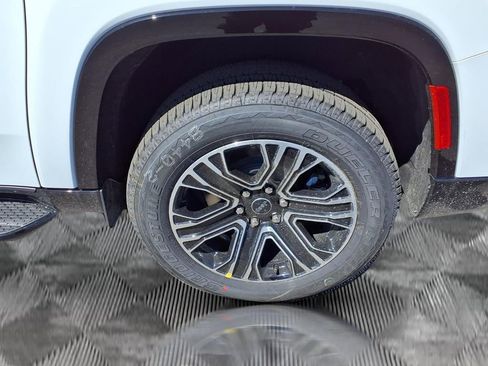 New 2026 Jeep Grand Wagoneer L 4WD image 22