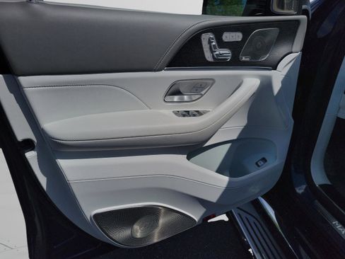 Certified 2024 Mercedes-Benz Maybach GLS 600 4MATIC image 17