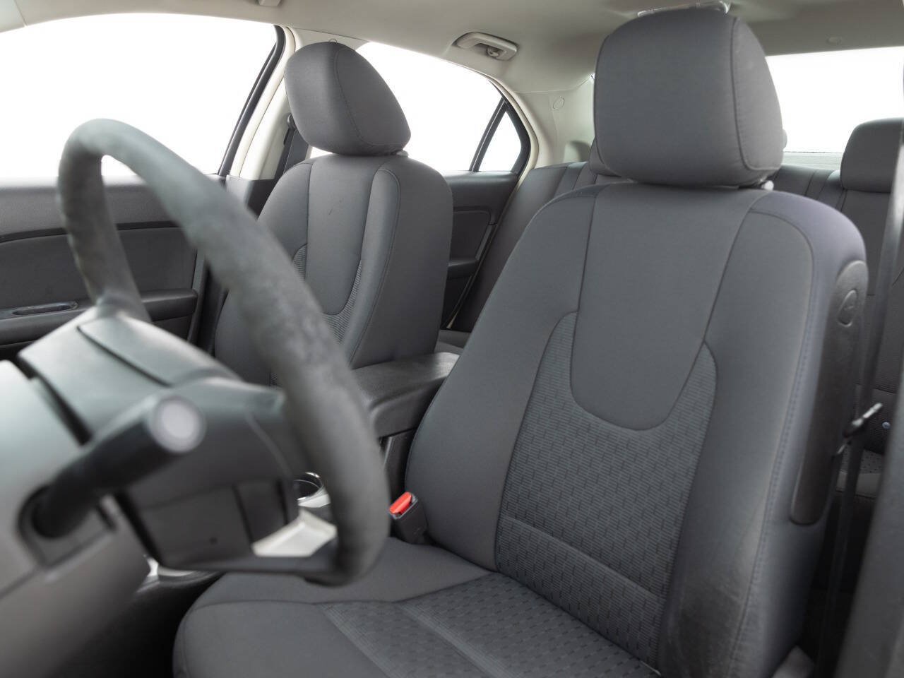 Used 2010 Ford Fusion SE FWD image 22