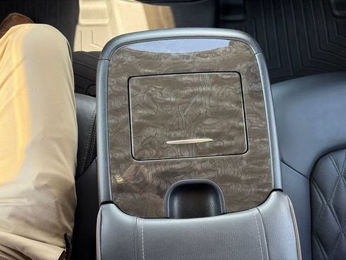 Used 2023 Nissan Armada Platinum w/ Captain's Chairs Package RWD image 11