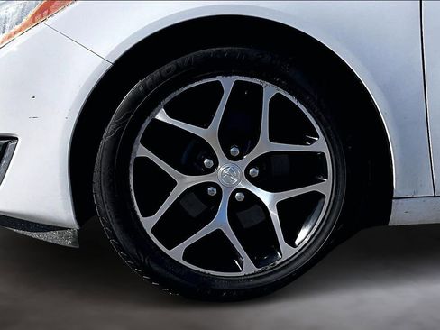Used 2017 Buick Regal Sport Touring FWD image 10