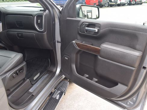 Used 2021 GMC Sierra 1500 SLT w/ SLT Premium Plus Package AWD/4WD image 16