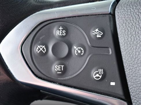 Used 2021 Chevrolet Traverse LT w/ LPO, Floor Liner Package image 32