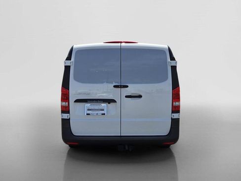 Used 2022 Mercedes-Benz Metris image 4