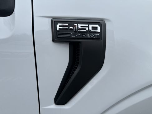 Used 2021 Ford F150 Lariat w/ Equipment Group 502A High image 5