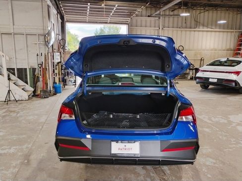 Used 2025 Hyundai Elantra Sport image 10