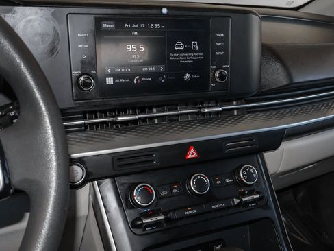 Used 2022 Kia Carnival LX FWD image 29