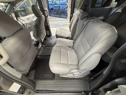 Used 2017 Toyota Sienna XLE image 51