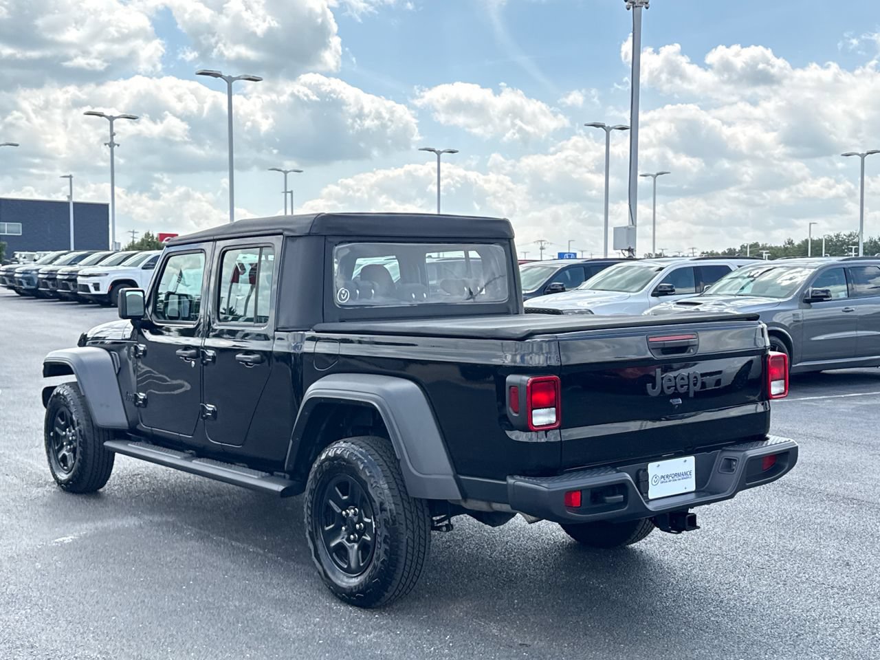 Certified 2025 Jeep Gladiator Sport AWD/4WD image 5