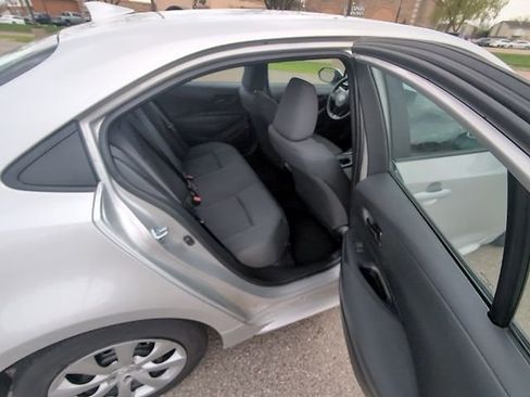 Used 2025 Toyota Corolla LE image 4