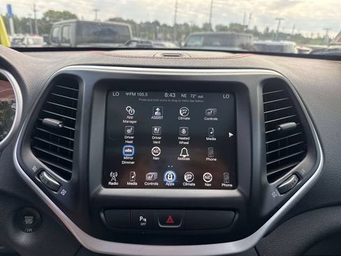 Used 2018 Jeep Cherokee Trailhawk w/ Quick Order Package 27L AWD/4WD image 16