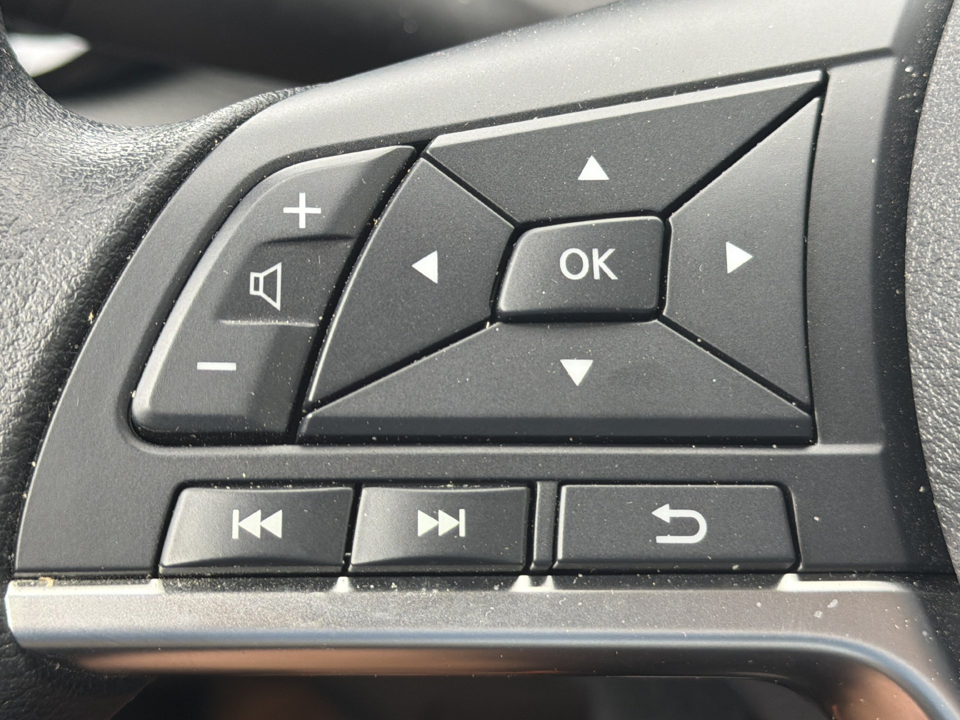 Used 2025 Nissan Sentra SV w/ Trunk Package FWD image 28