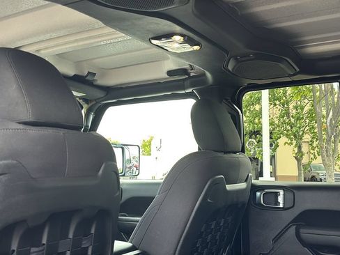 Used 2023 Jeep Gladiator Mojave w/ Cold Weather Group AWD/4WD image 32