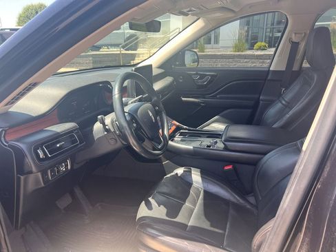 Used 2021 Lincoln Aviator Reserve w/ Equipment Group 201A AWD/4WD image 9