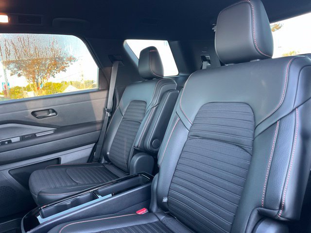 Used 2024 Nissan Pathfinder Rock Creek AWD/4WD image 12