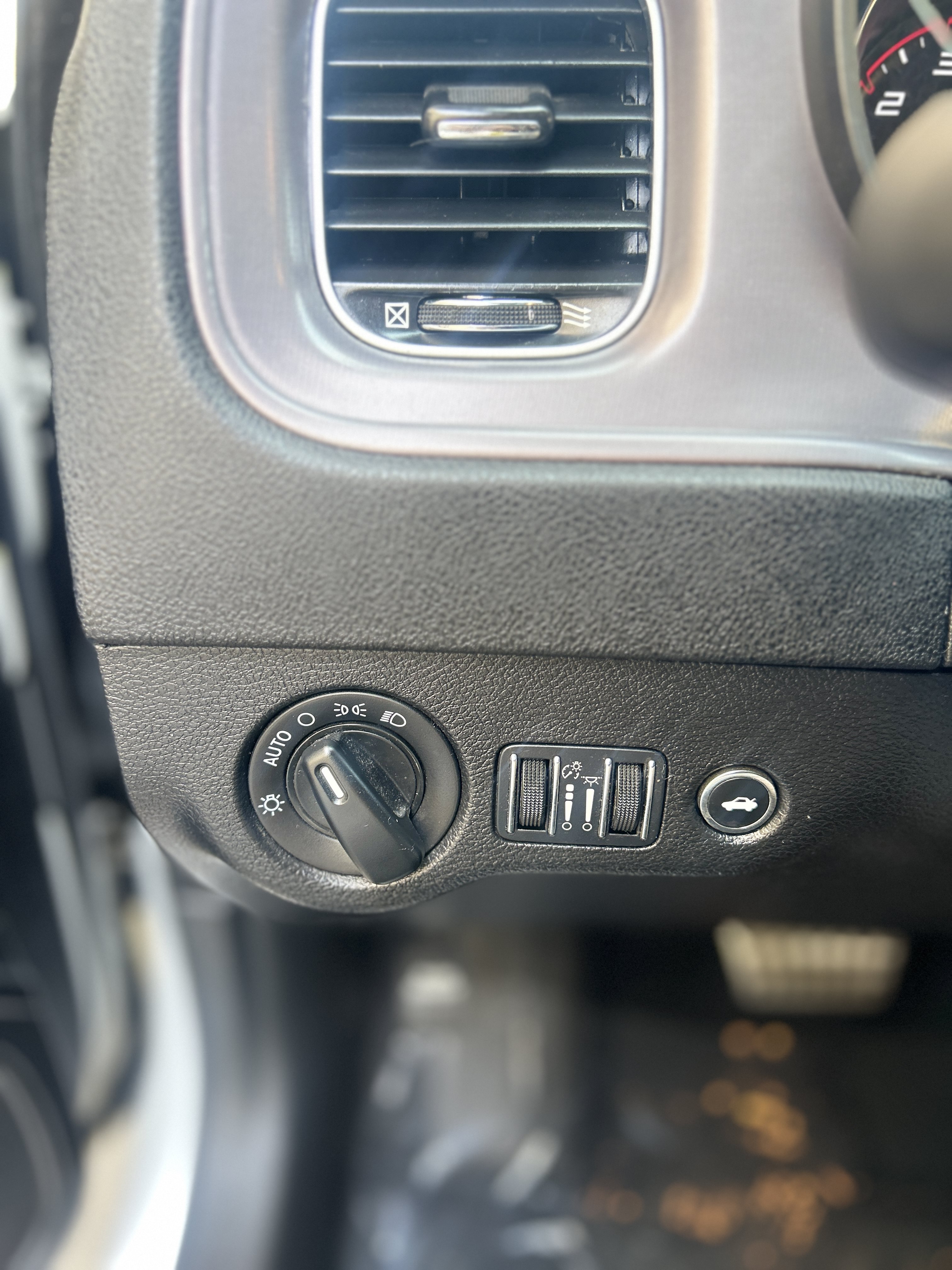 Used 2023 Dodge Charger R/T w/ Navigation & Travel Group RWD image 11
