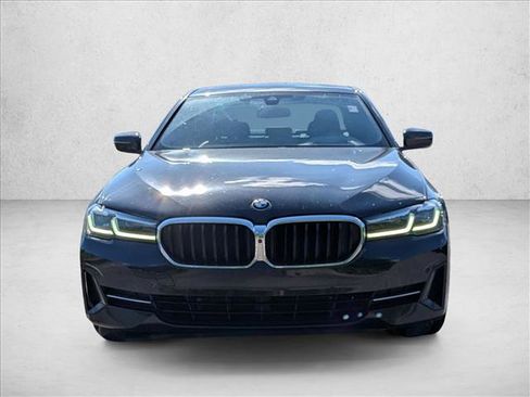 Used 2021 BMW 530i w/ Premium Package RWD image 2