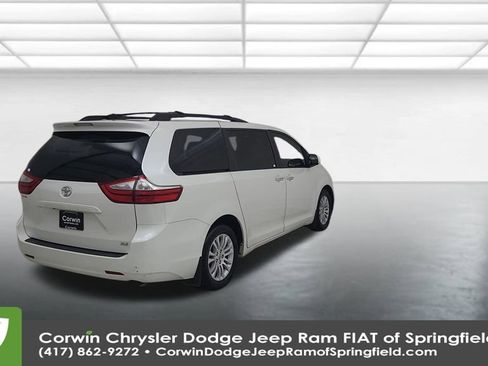 Used 2016 Toyota Sienna L image 14