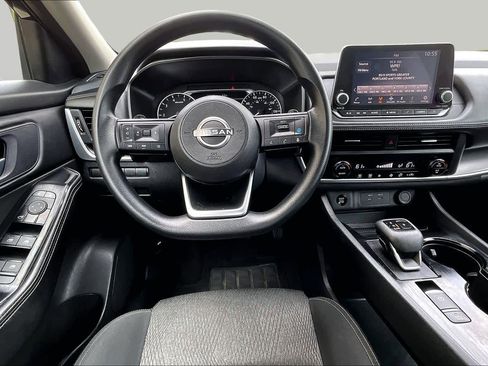 Used 2024 Nissan Rogue SV AWD/4WD image 6