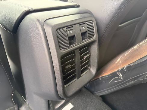 New 2025 Ford Bronco Outer Banks AWD/4WD image 16