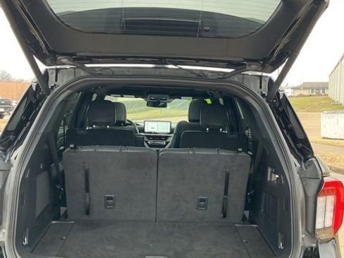 Used 2025 Ford Explorer ST-Line w/ Premium Package image 12